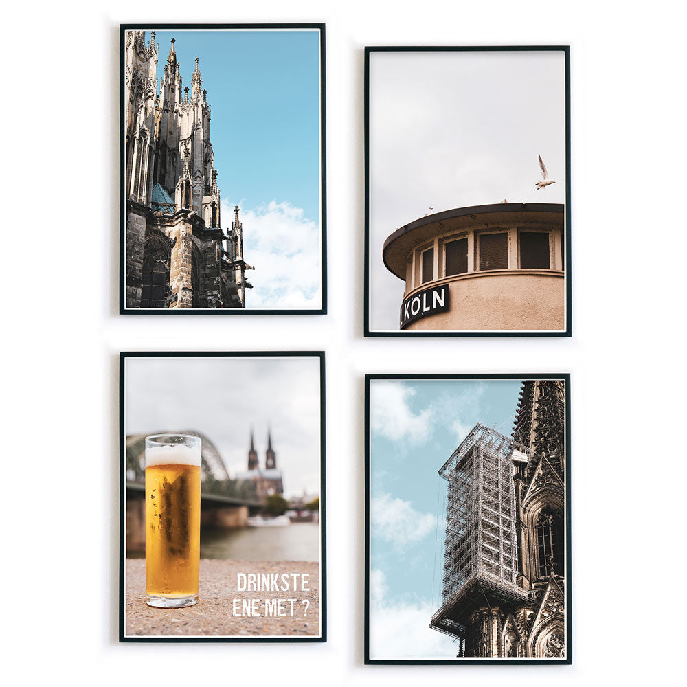 4er Köln Poster Set mit Bildern vom Kölner Dom und einem Kölsch vor der Skyline mit dem Spruch Drinkste Ene Met. In schwarzen Bilderrahmen.